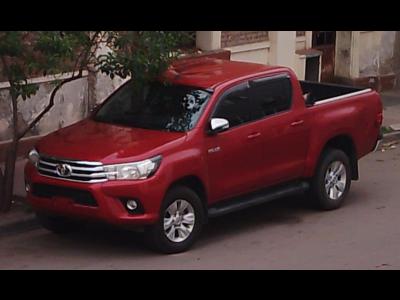 Autos Venta Santiago Del Estero Toyota hilux srv 2.8 con 98.000km